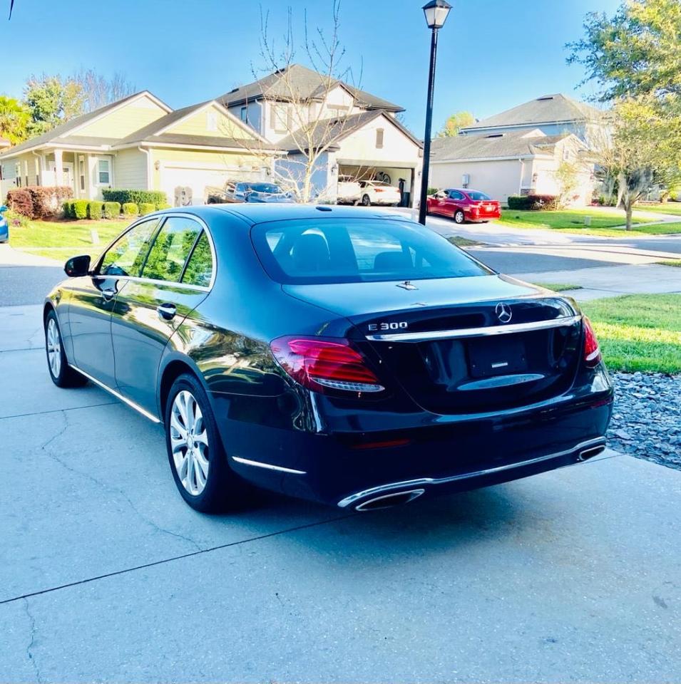 Photo 3 from auction – 2017 MERCEDES-BENZ E 300 with VIN WDDZF4JB9HA074316