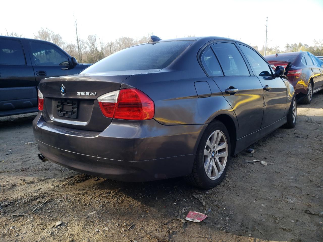 Photo 4 from auction – 2007 BMW 328 XI with VIN WBAVC93517KX61334