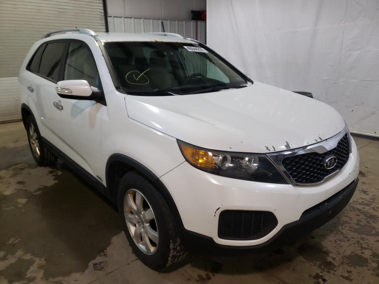 KIA SORENTO LX 2013 with VIN 5XYKTDA28DG336065 - Photo from auction