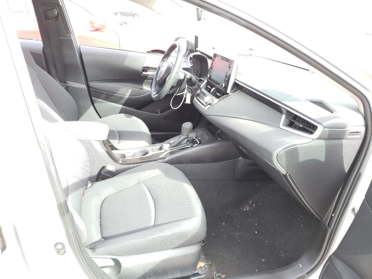 Photo 5 from auction – 2020 TOYOTA COROLLA LE with VIN 5YFEPRAE8LP109803