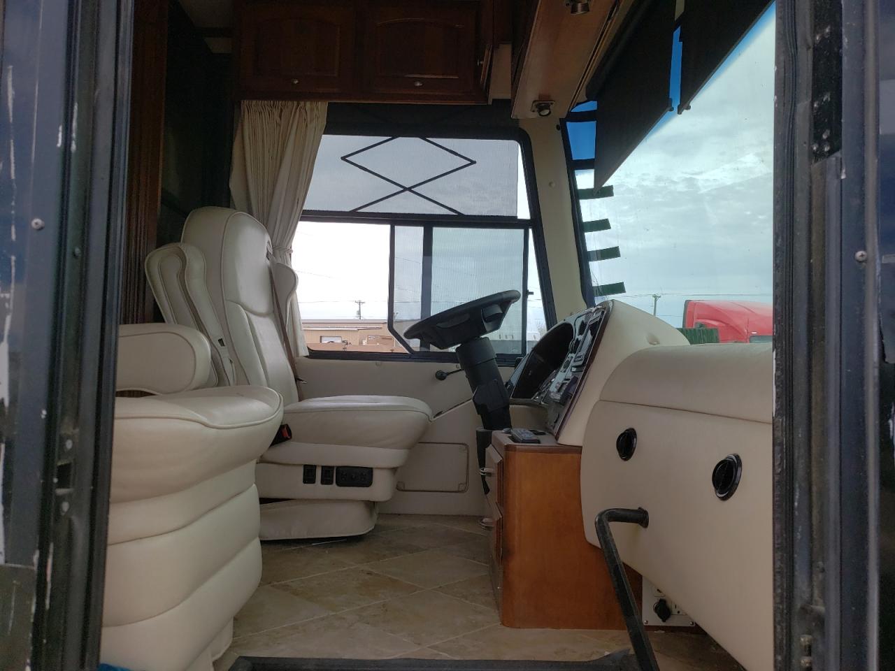 Photo 5 from auction – 2007 ROADMASTER RAIL MTRHM with VIN 1RF43561071044339