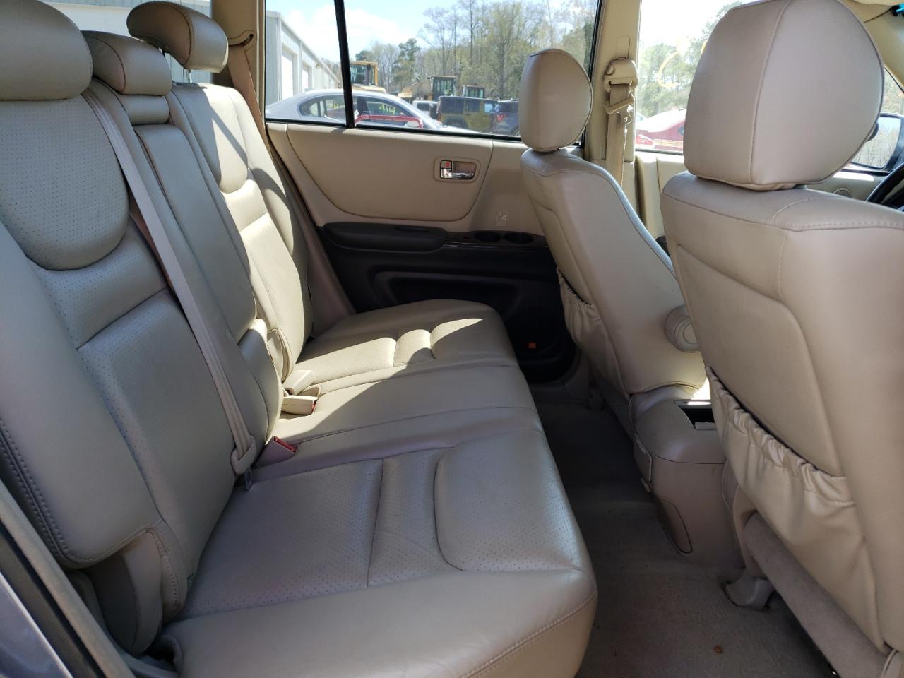 Photo 6 from auction – 2003 TOYOTA HIGHLANDER with VIN JTEGF21A230114629