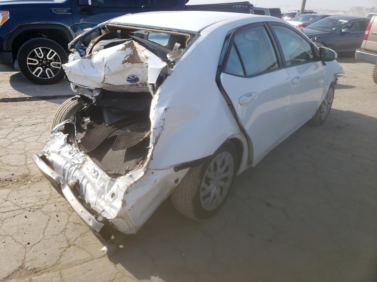 Photo 4 from auction – 2018 TOYOTA COROLLA L with VIN 5YFBURHE8JP826619