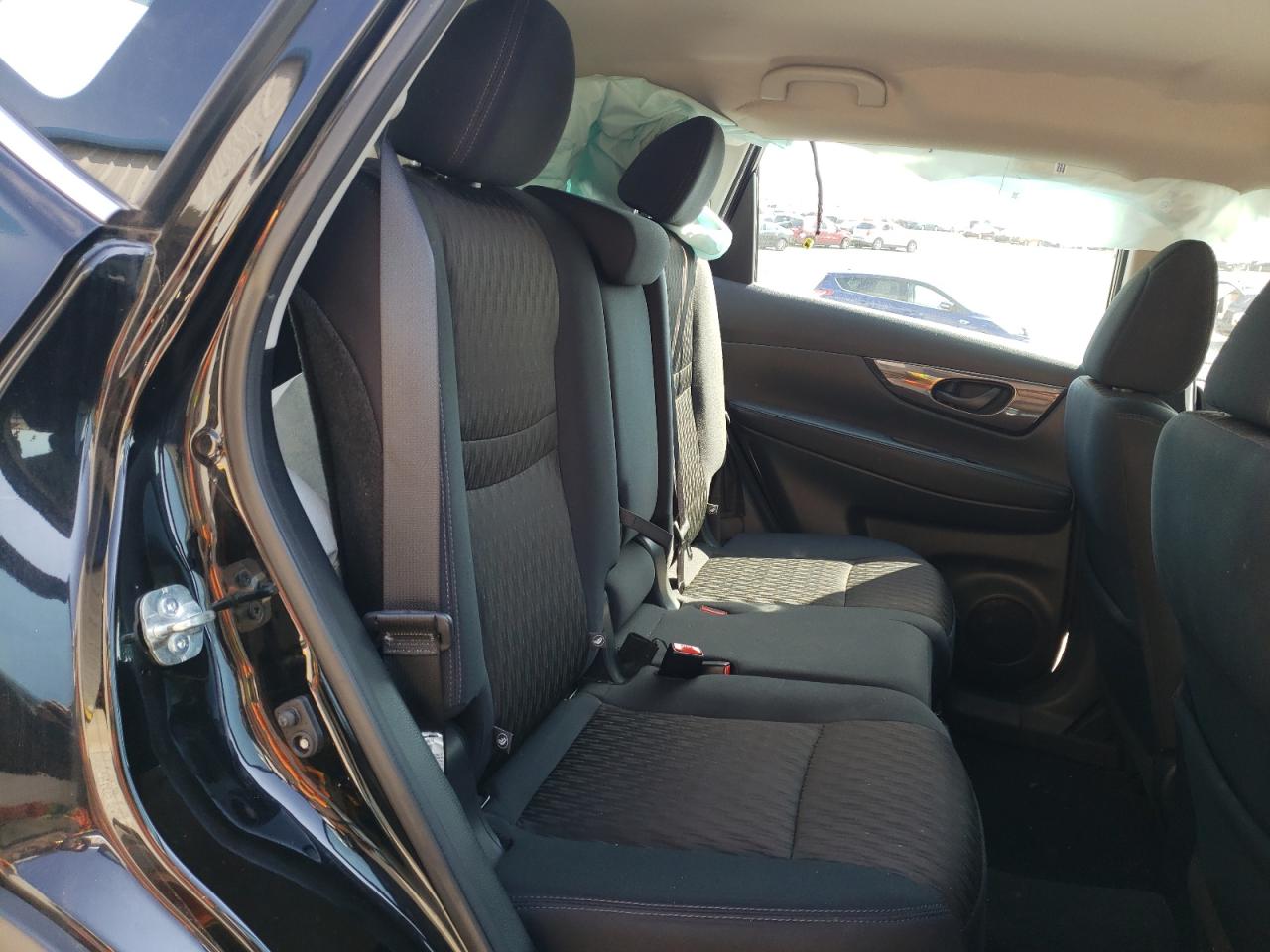 Photo 6 from auction – 2019 NISSAN ROGUE S with VIN 5N1AT2MT6KC799677