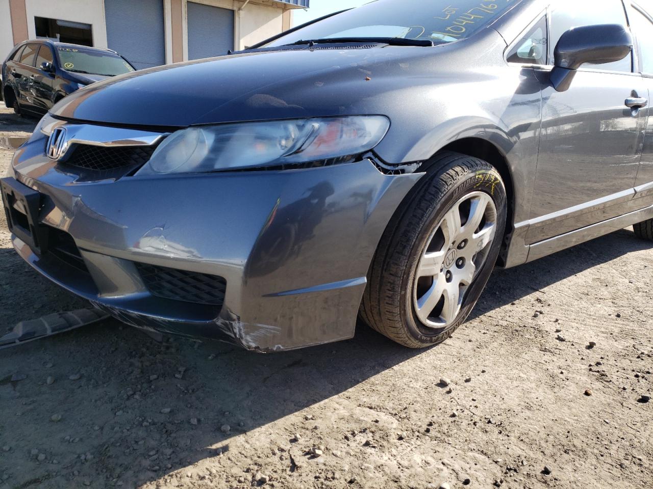 Photo 9 from auction – 2010 HONDA CIVIC LX with VIN 19XFA1F59AE037640