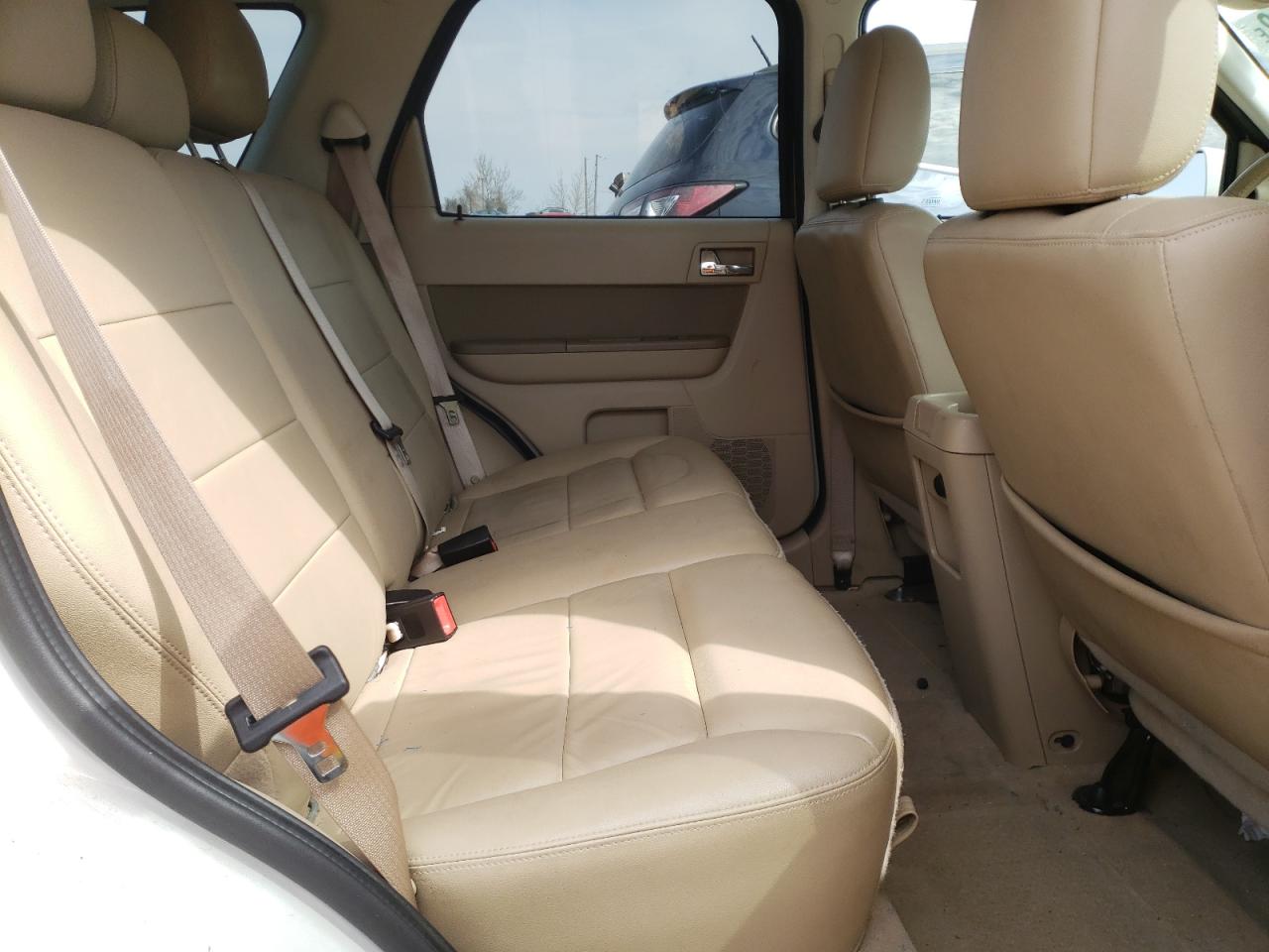 Photo 6 from auction – 2010 FORD ESCAPE LIM with VIN 1FMCU0EG4AKB52730
