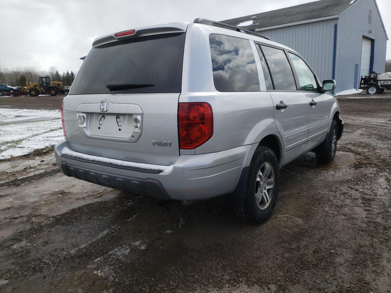 Photo 4 from auction – 2004 HONDA PILOT EXL with VIN 2HKYF18554H581866