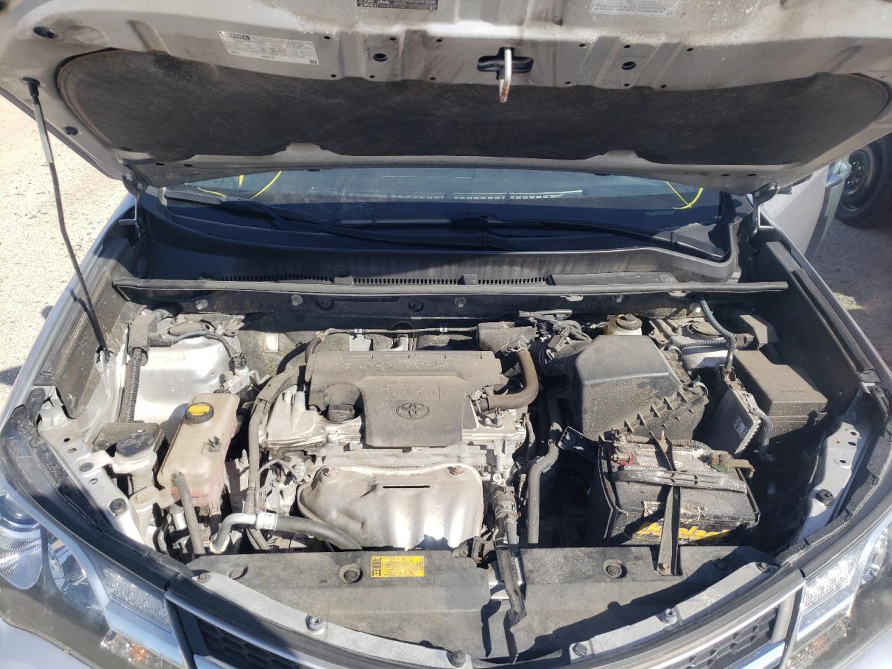 Photo 7 from auction – 2014 TOYOTA RAV4 LE with VIN JTMBFREV2E5030594