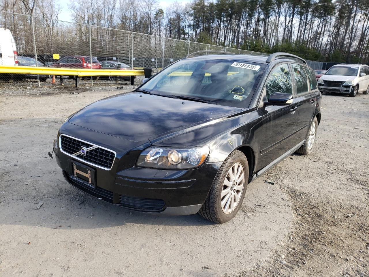 Photo 2 from auction – 2005 VOLVO V50 2.4I with VIN YV1MW382452083851