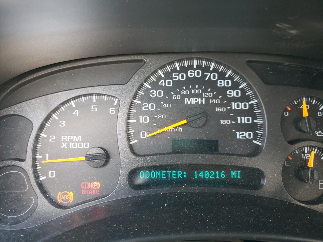 Photo 8 from auction – 2003 GMC YUKON with VIN 1GKEC13V53R293361