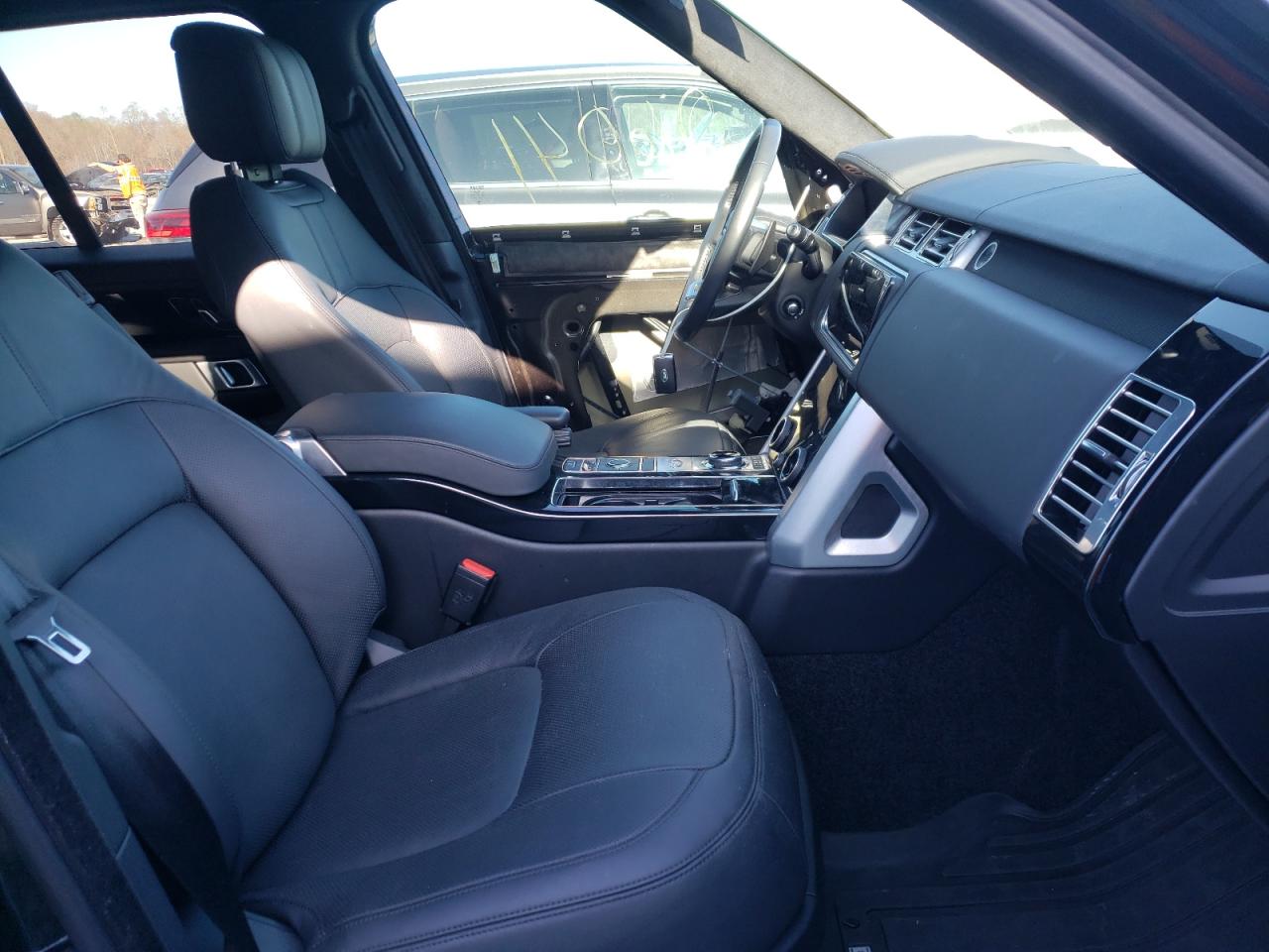 Photo 5 from auction – 2019 LAND ROVER RANGE ROVE with VIN SALGS2RE0KA558195