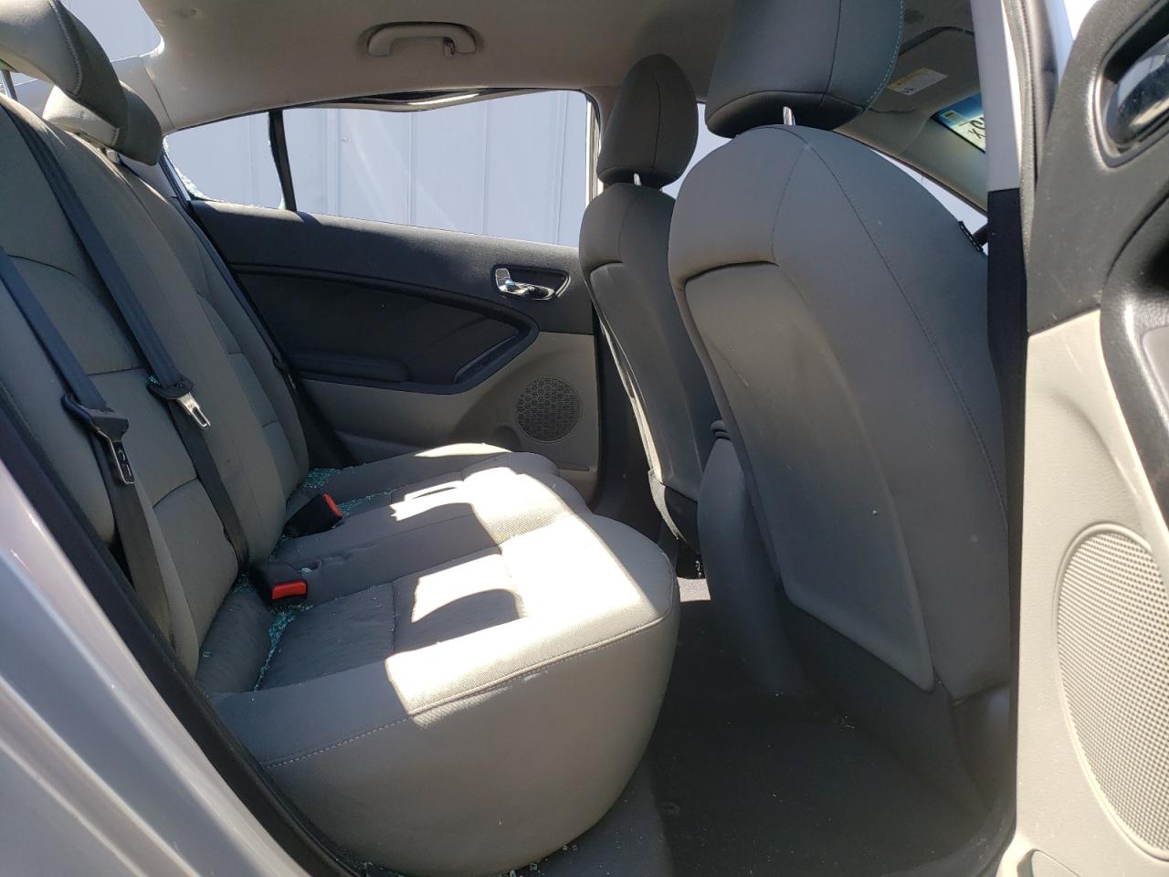 Photo 6 from auction – 2016 KIA FORTE LX with VIN KNAFK4A67G5513982