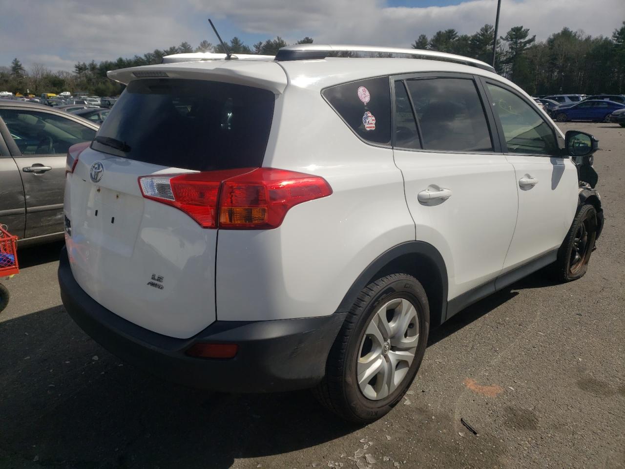 Photo 4 from auction – 2014 TOYOTA RAV4 LE with VIN JTMBFREV2ED047255
