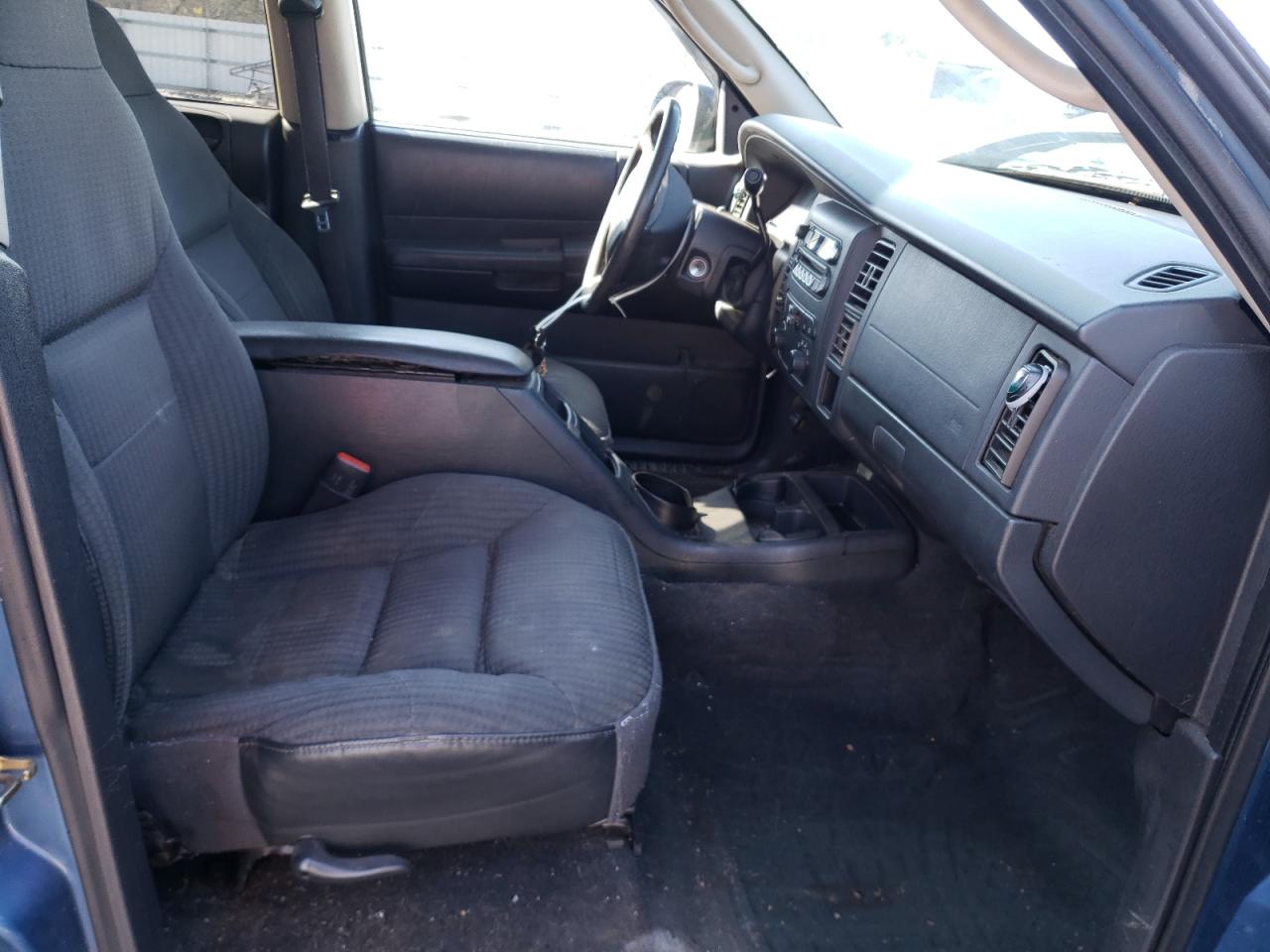 Photo 5 from auction – 2003 DODGE DURANGO SP with VIN 1D4HR38N13F577019