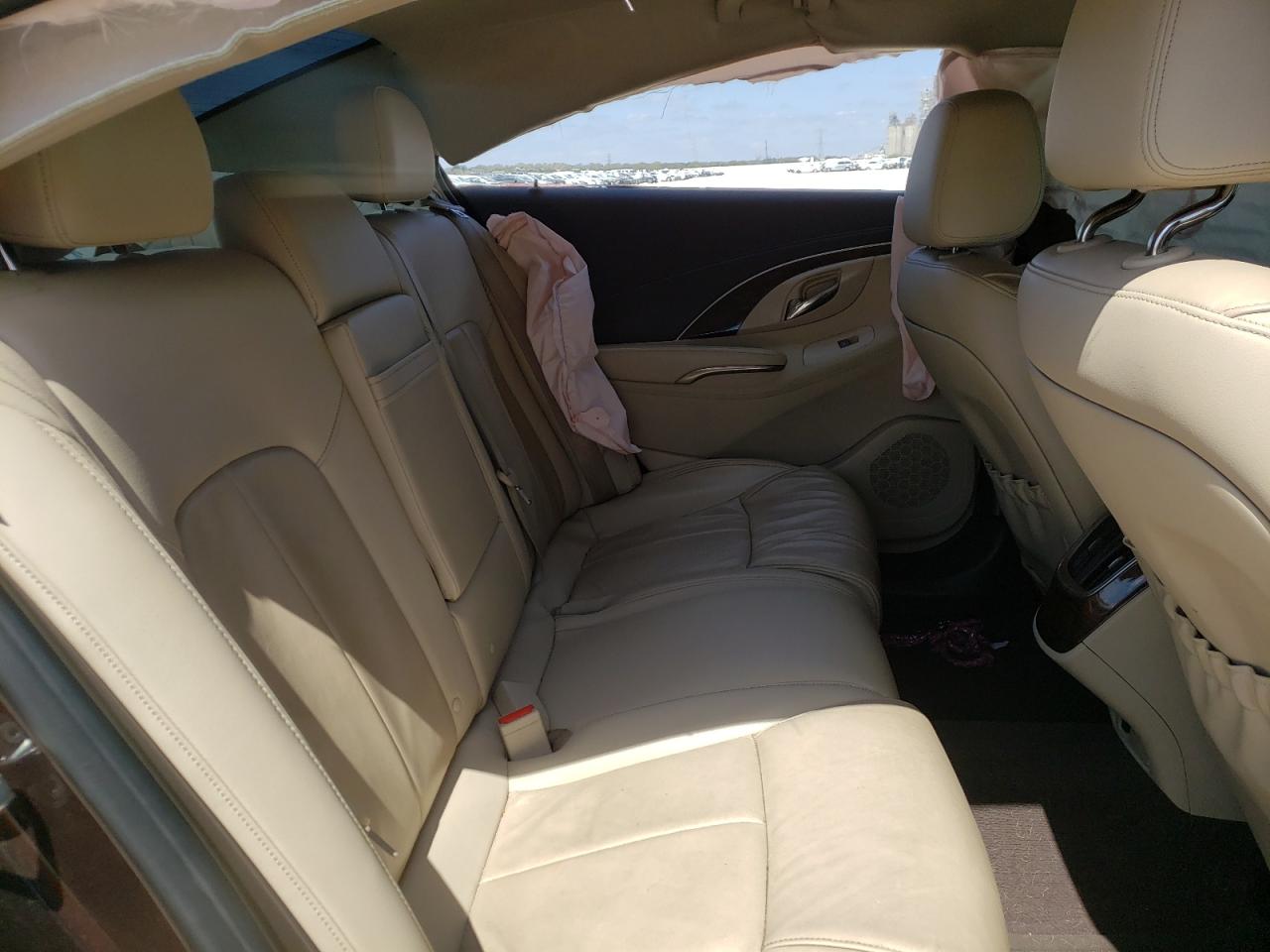 Photo 6 from auction – 2016 BUICK LACROSSE with VIN 1G4GB5G30GF205357