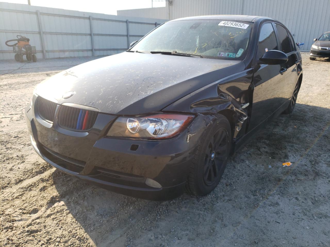 Photo 2 from auction – 2007 BMW 328 I with VIN WBAVA37567NE28240