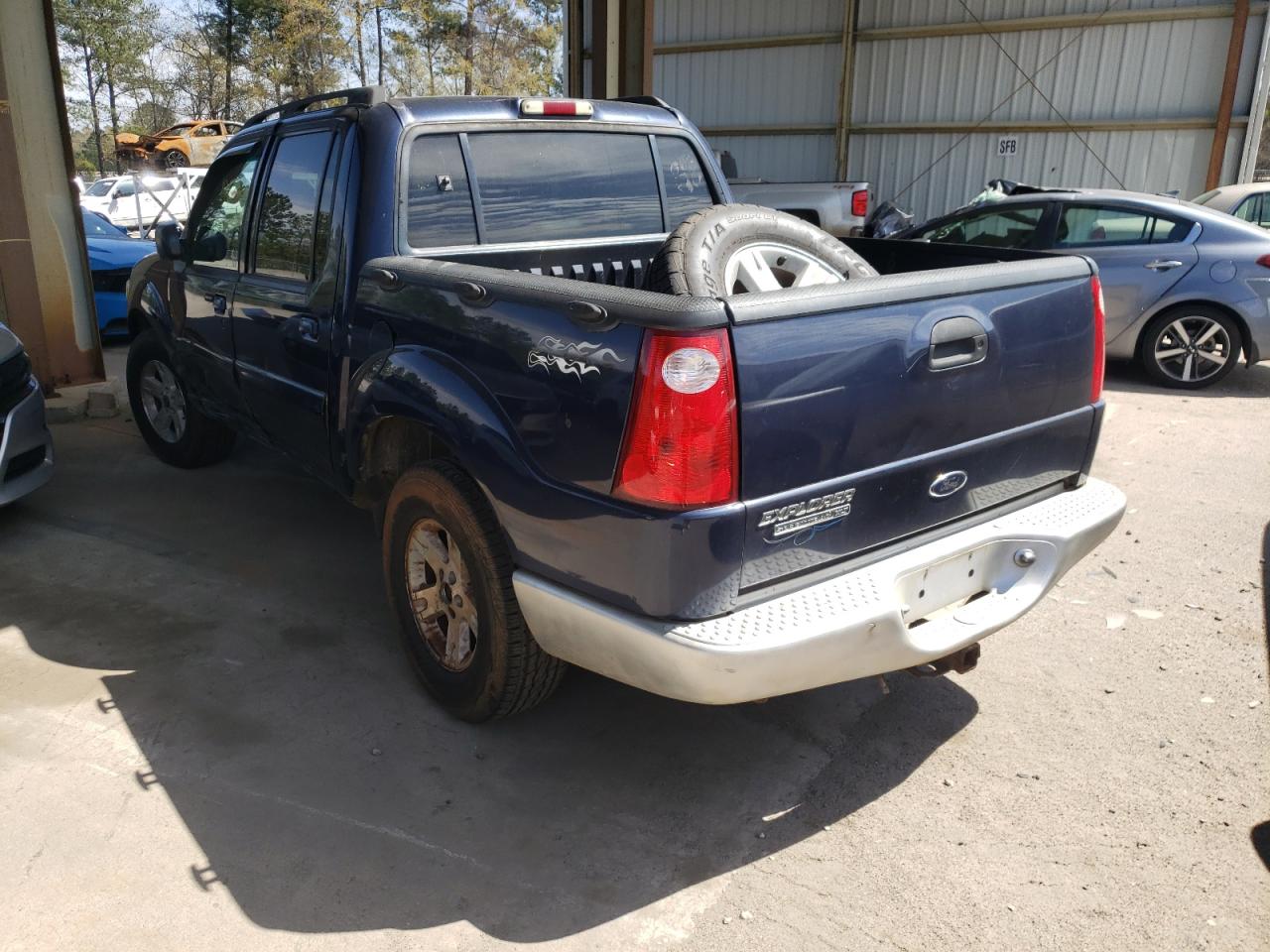 Photo 3 from auction – 2003 FORD EXPLORER S with VIN 1FMZU77EX3UB42919
