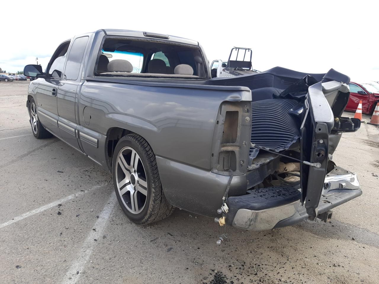 Photo 3 from auction – 2000 CHEVROLET SILVERADO with VIN 2GCEC19T8Y1252871