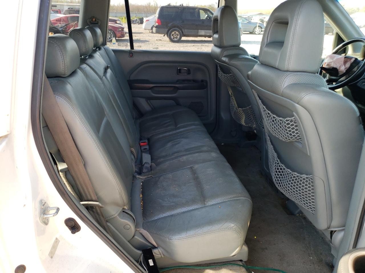 Photo 6 from auction – 2005 HONDA PILOT EXL with VIN 5FNYF18535B018296