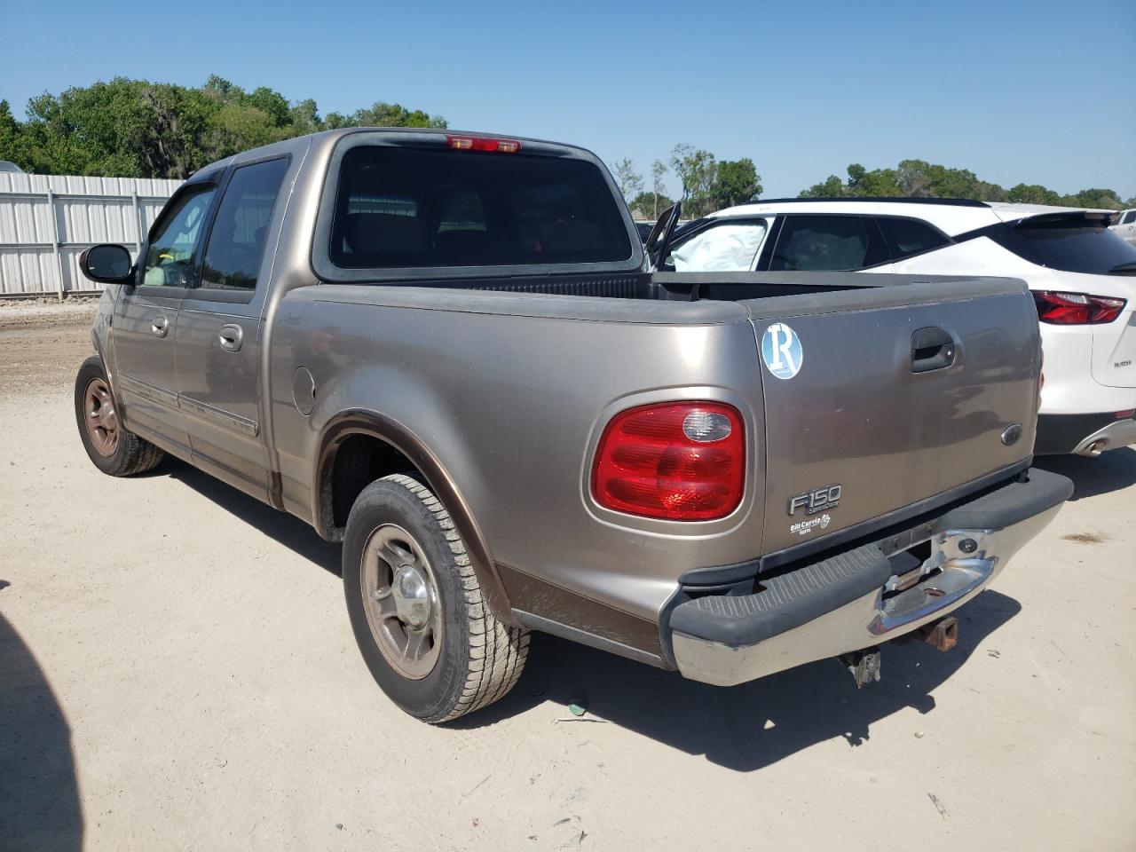 Photo 3 from auction – 2003 FORD F150 SUPER with VIN 1FTRW07663KA54136