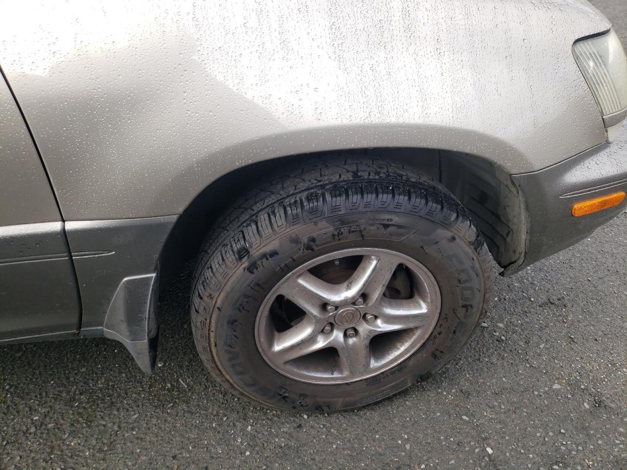 Photo 9 from auction – 2000 LEXUS RX 300 with VIN JT6GF10UXY0049134