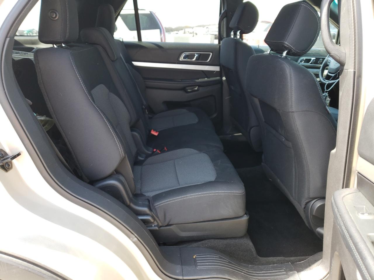 Photo 6 from auction – 2017 FORD EXPLORER X with VIN 1FM5K7D83HGA92003