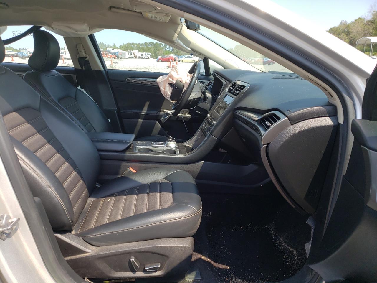 Photo 5 from auction – 2017 FORD FUSION SE with VIN 3FA6P0HD3HR226421