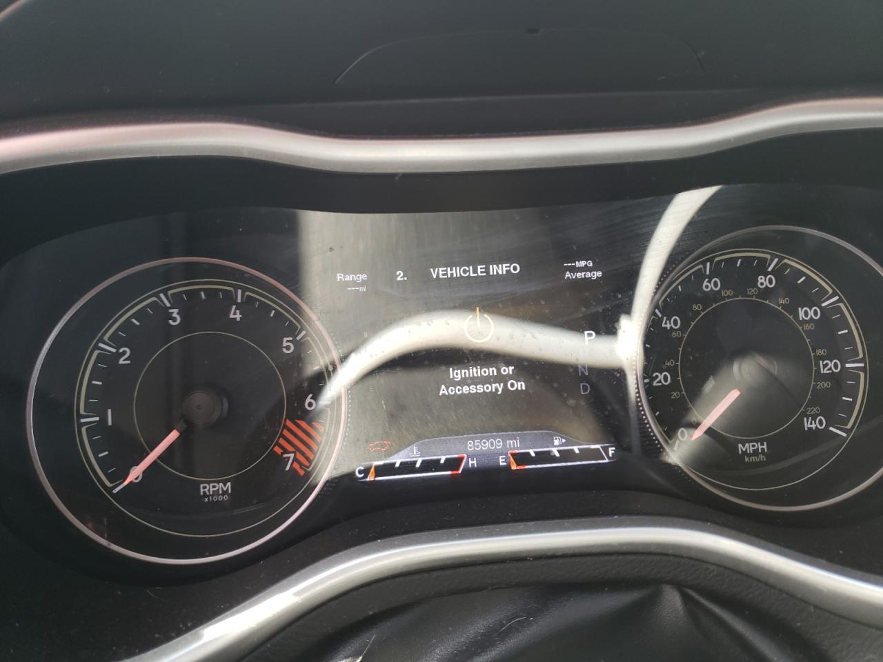 Photo 8 from auction – 2014 JEEP CHEROKEE L with VIN 1C4PJLDB1EW318948