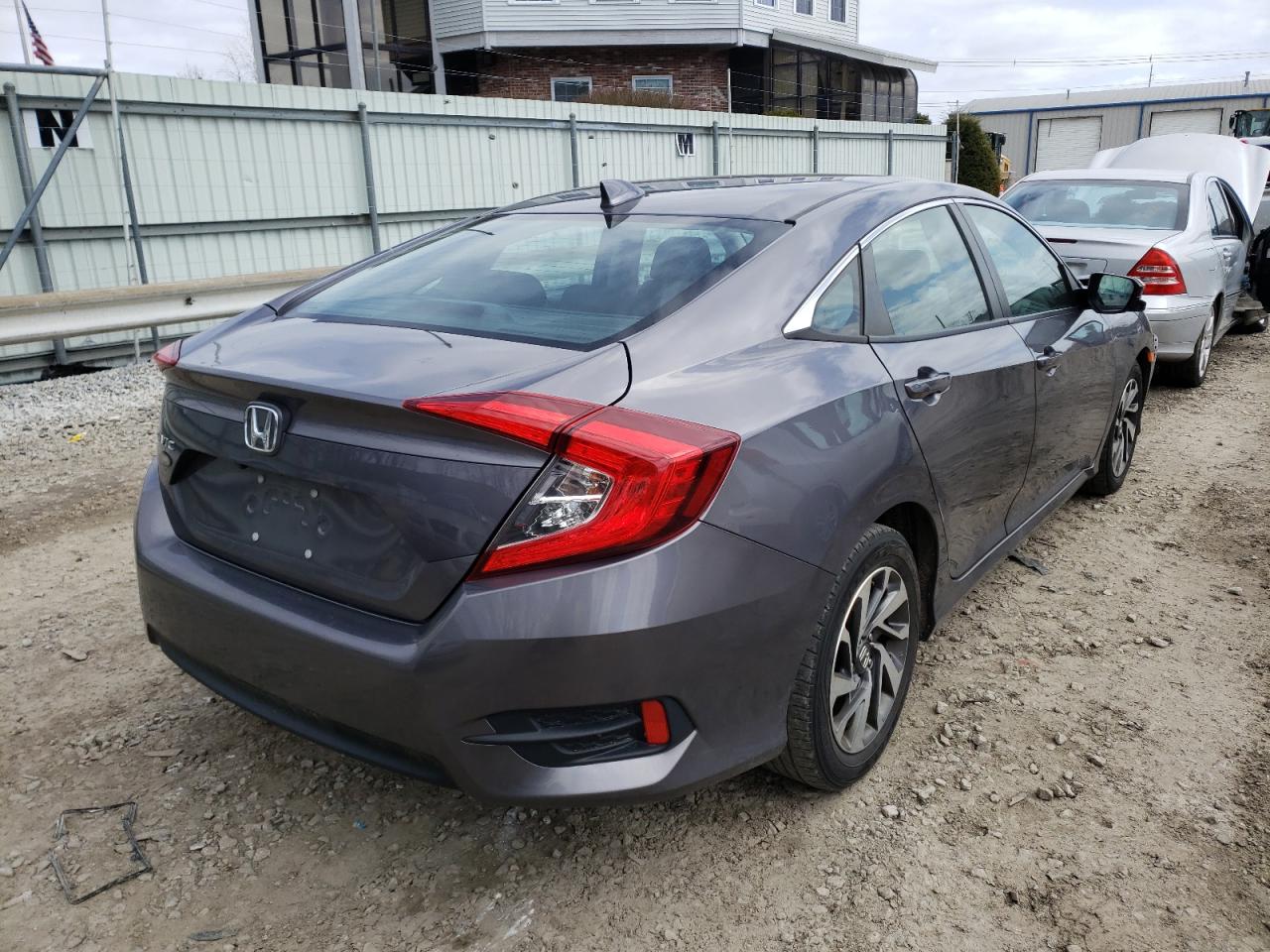 Photo 4 from auction – 2018 HONDA CIVIC EX with VIN 19XFC2F80JE204378