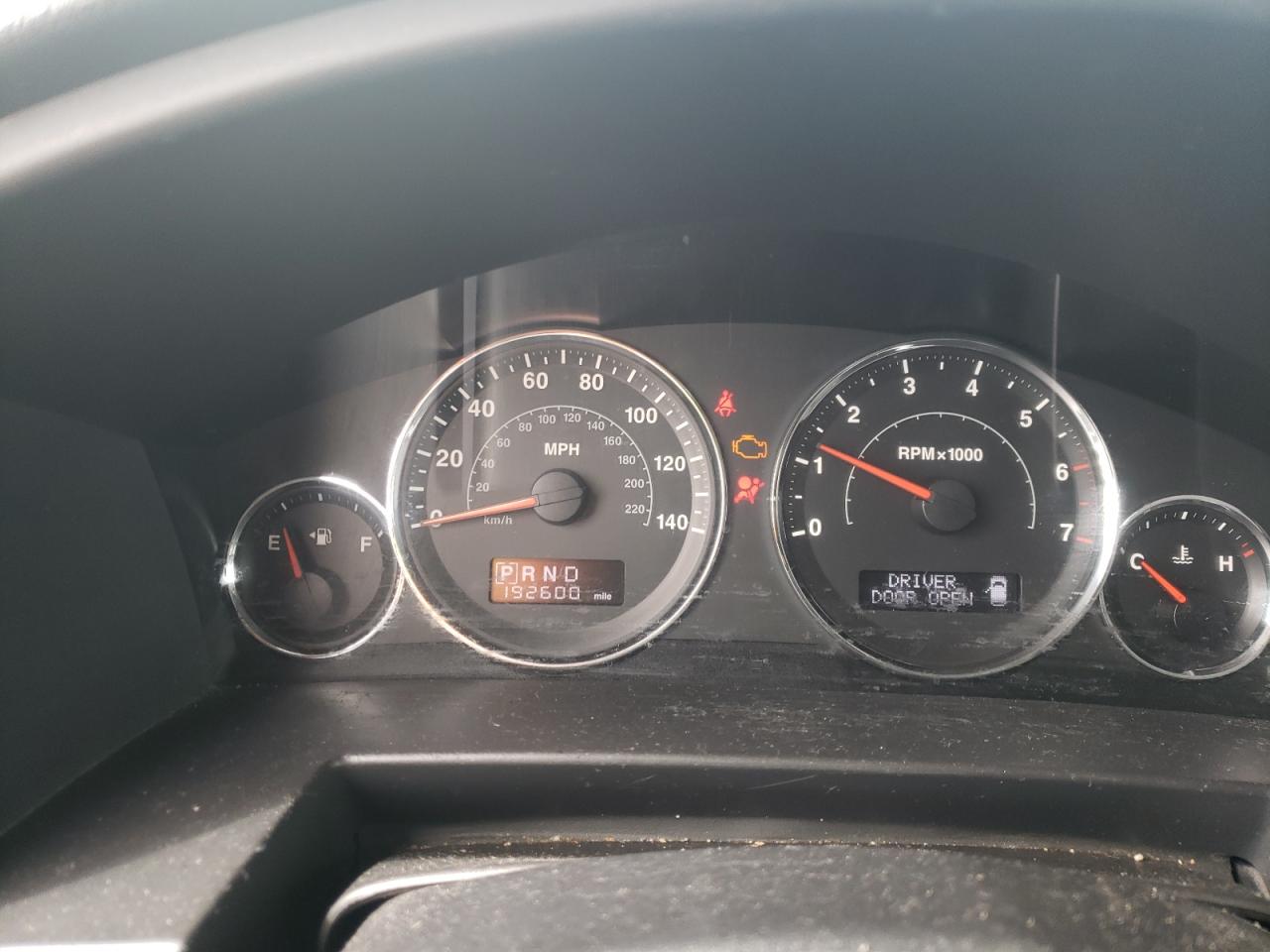 Zdjęcie 8 z aukcji – 2010 JEEP COMMANDER z VIN 1J4RG4GK5AC131615