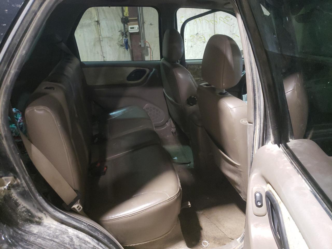 Photo 6 from auction – 2002 FORD ESCAPE XLT with VIN 1FMCU04102KB98666