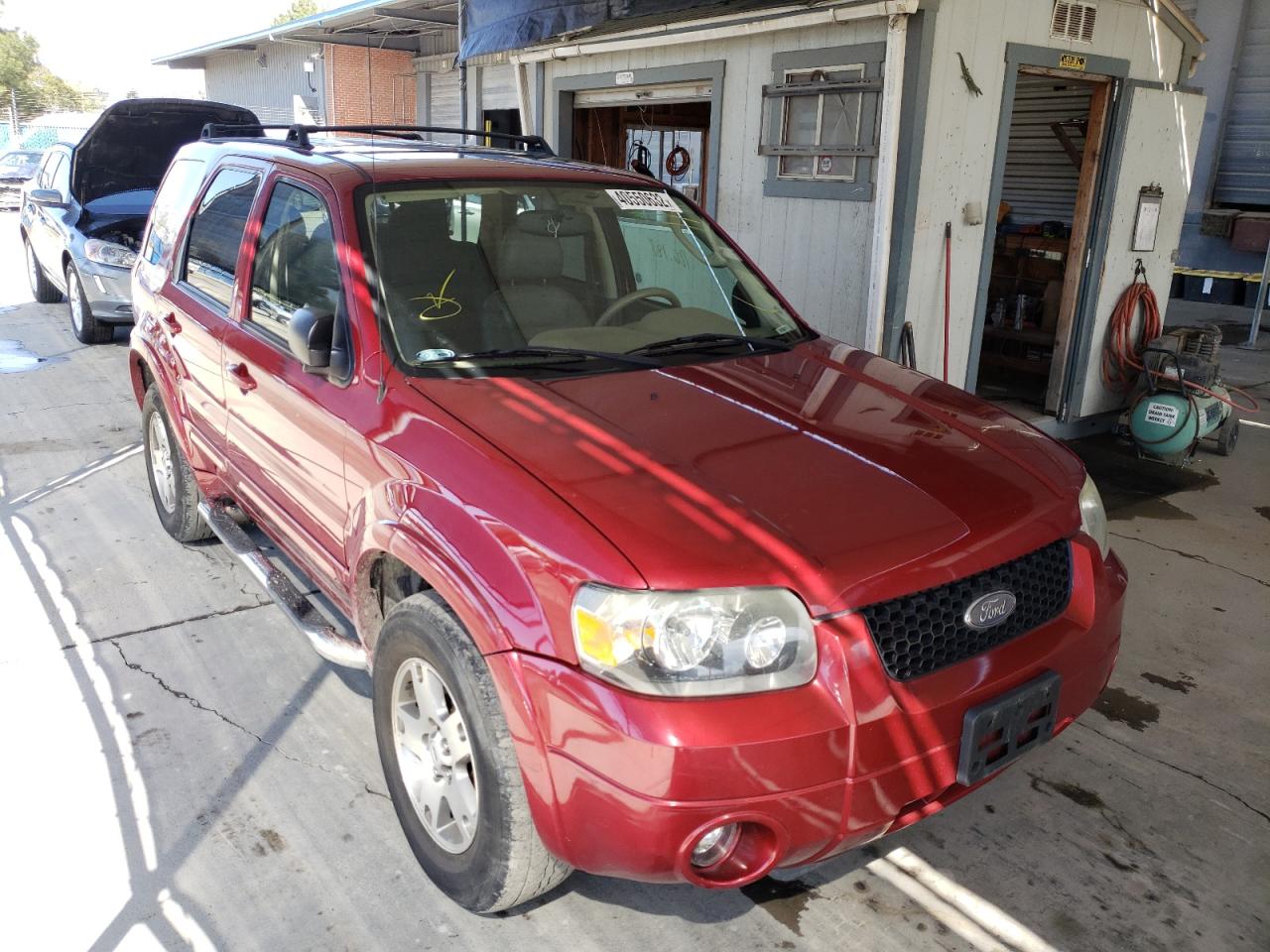 FORD ESCAPE LIM 2005 with VIN 1FMCU94125KA95600 - Photo from auction