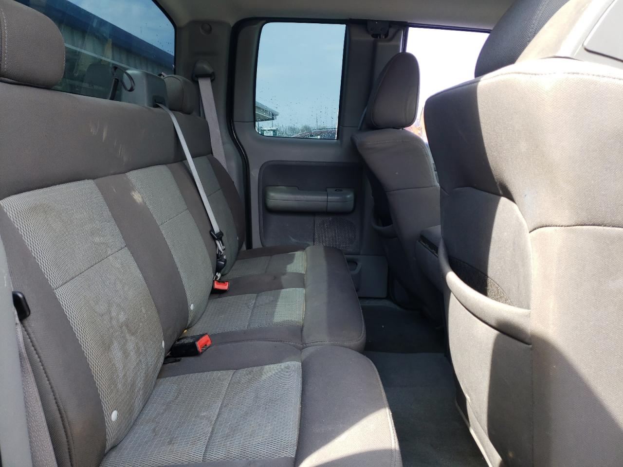 Photo 6 from auction – 2004 FORD F150 with VIN 1FTRX14W54NB66806