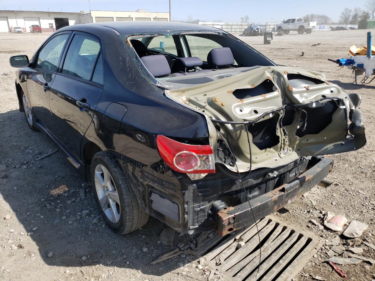 Zdjęcie 3 z aukcji – 2013 TOYOTA COROLLA BA z VIN 2T1BU4EE1DC105196