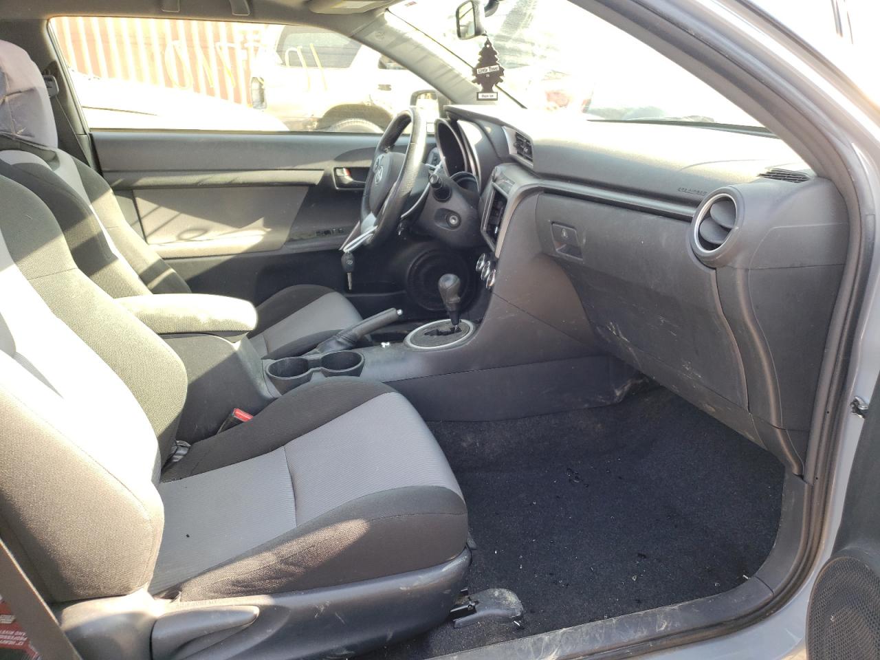 Photo 5 from auction – 2014 TOYOTA SCION TC with VIN JTKJF5C70E3068239