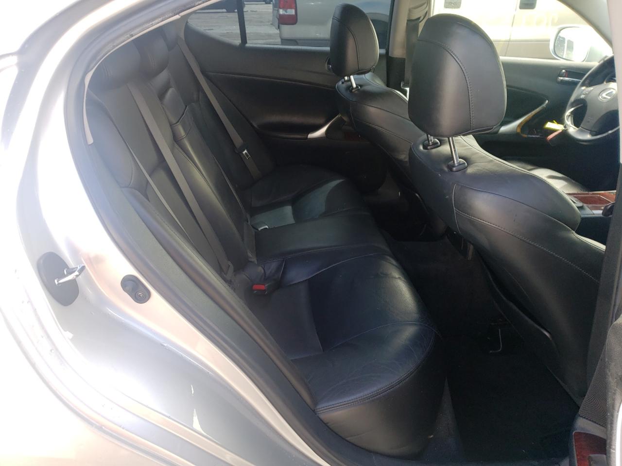 Photo 6 from auction – 2006 LEXUS IS 250 with VIN JTHBK262465004635