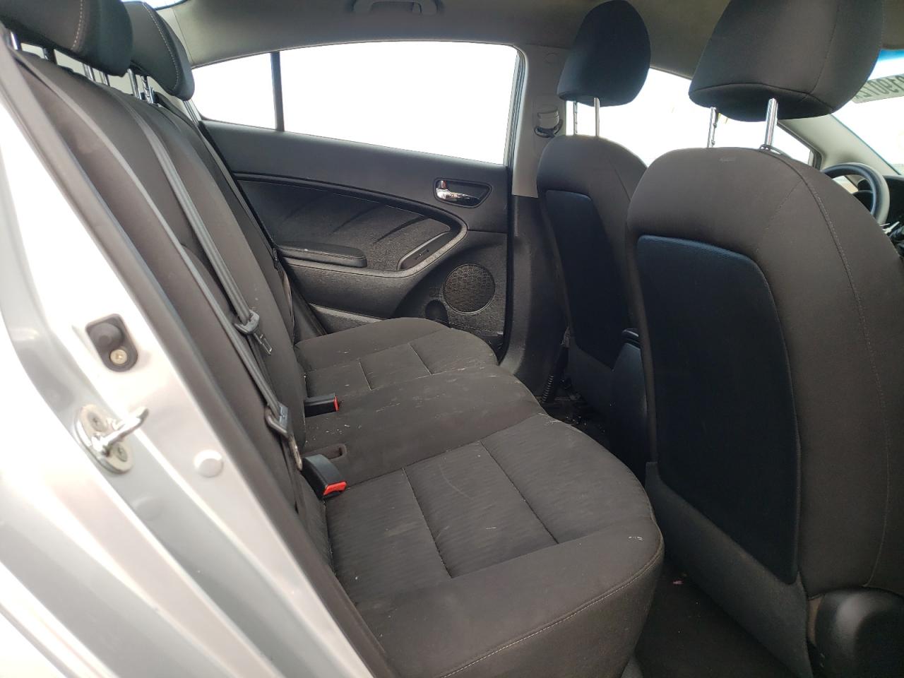 Photo 6 from auction – 2016 KIA FORTE LX with VIN KNAFK4A62G5510052