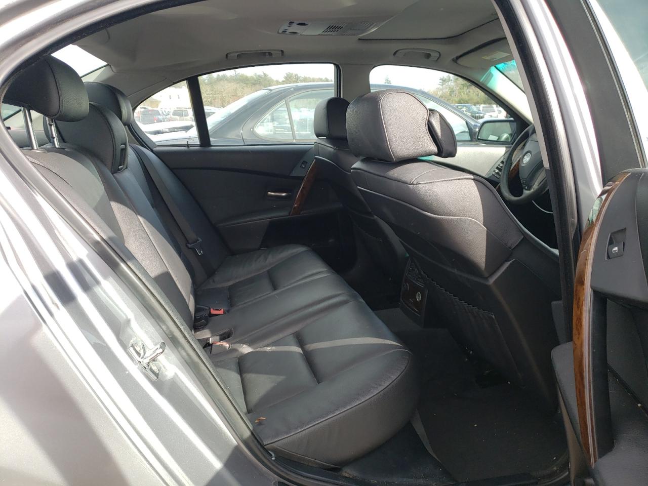 Photo 6 from auction – 2007 BMW 530 XI with VIN WBANF73537CU25335