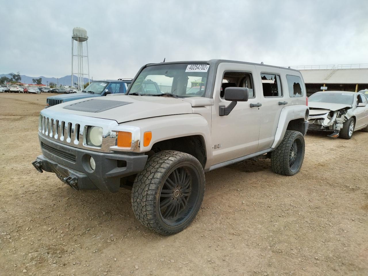 Photo 2 from auction – 2006 HUMMER H3 with VIN 5GTDN136168180987