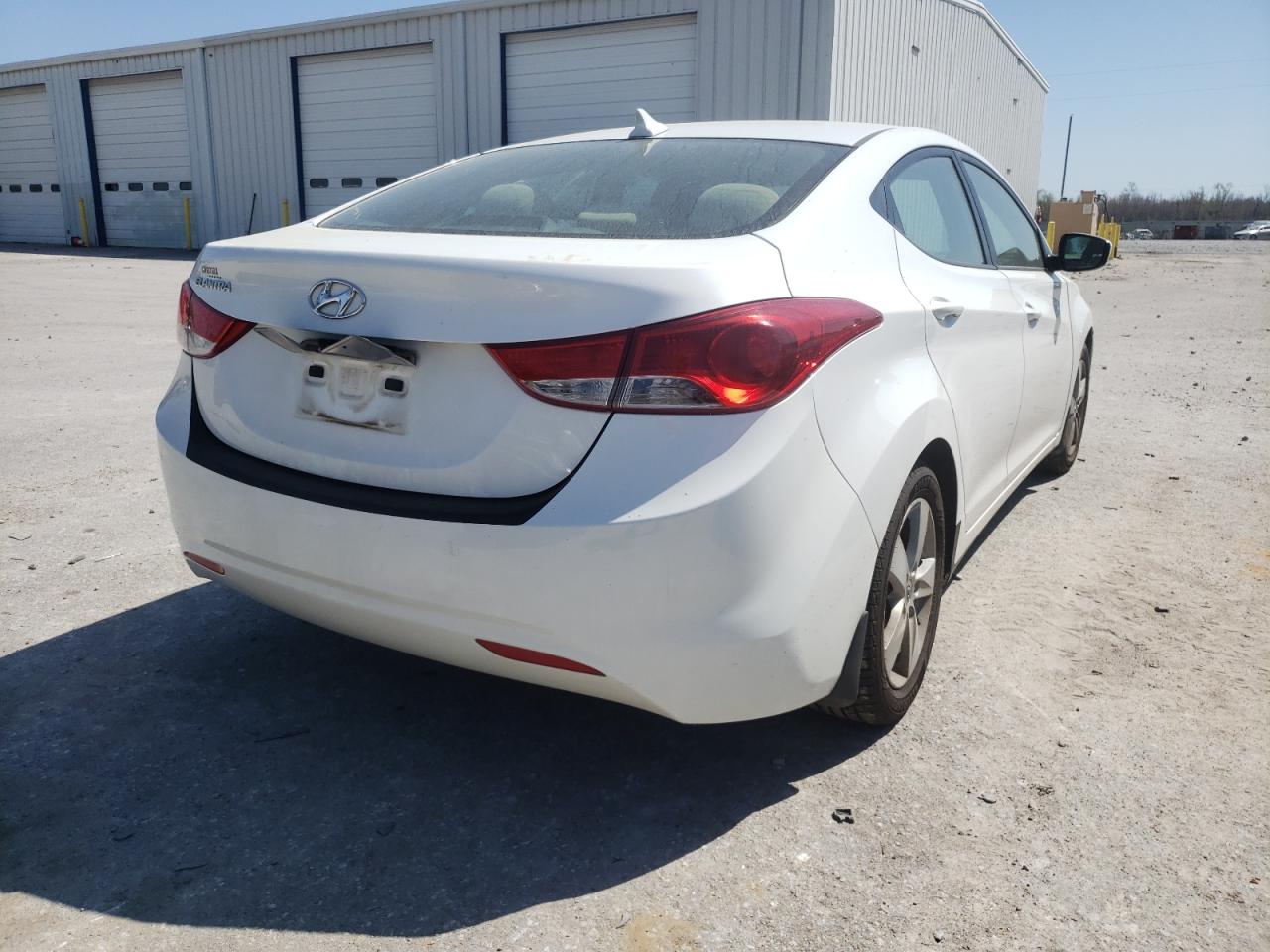 Photo 4 from auction – 2012 HYUNDAI ELANTRA GL with VIN 5NPDH4AE1CH149147