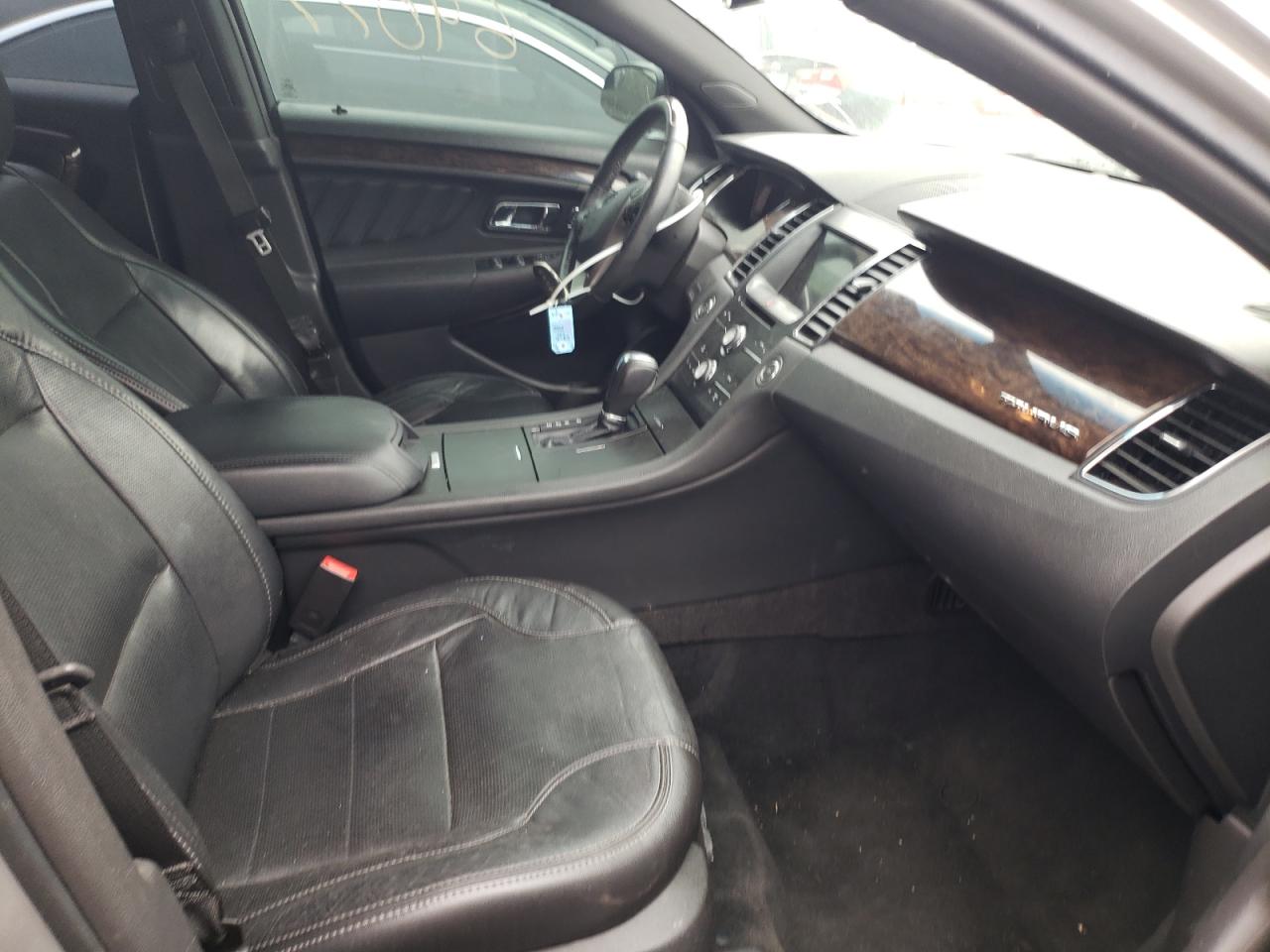 Photo 5 from auction – 2016 FORD TAURUS LIM with VIN 1FAHP2F85GG118981