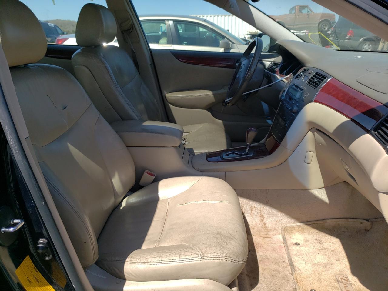Photo 5 from auction – 2003 LEXUS ES 300 with VIN JTHBF30G530103116