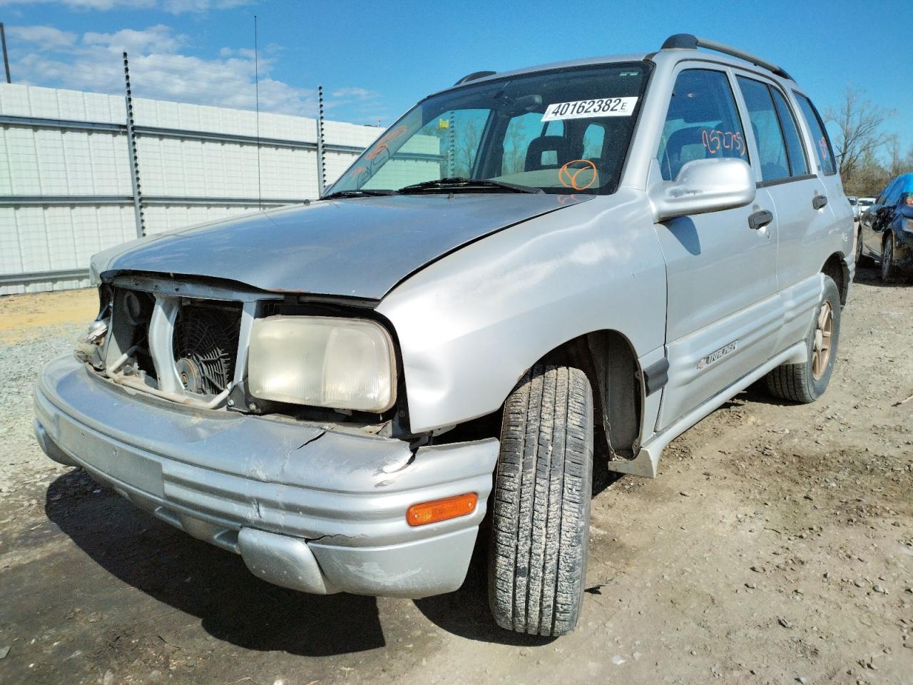 Photo 2 from auction – 2003 CHEVROLET TRACKER LT with VIN 2CNBE634X36923248