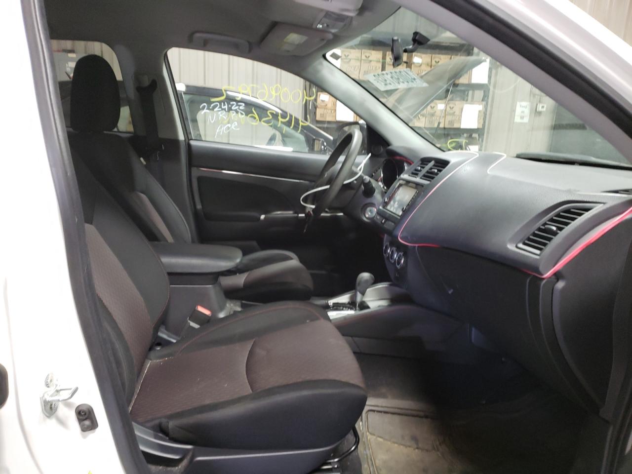 Photo 5 from auction – 2019 MITSUBISHI OUTLANDER with VIN JA4AP3AU5KU015795