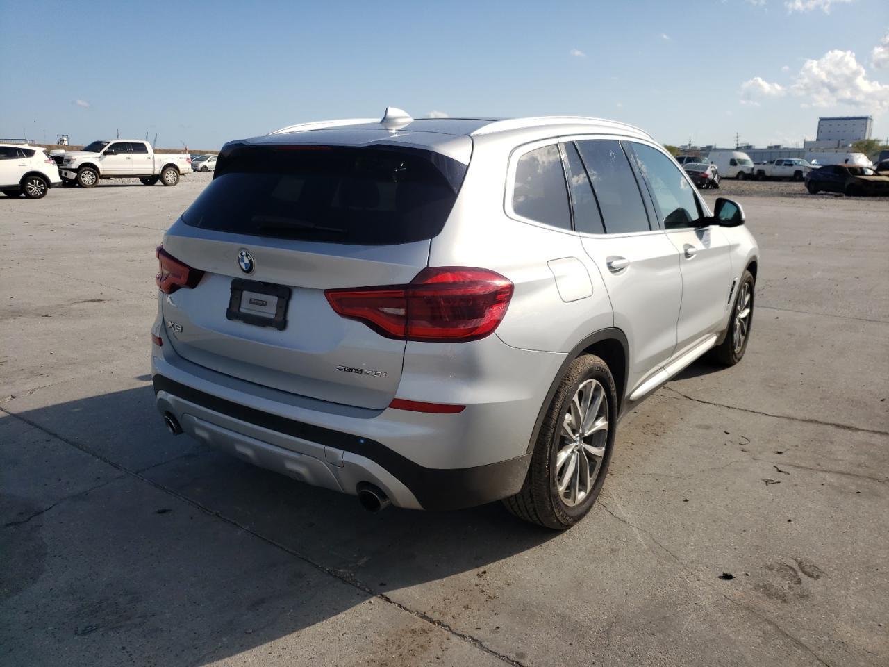 Photo 4 from auction – 2019 BMW X3 SDRIVE3 with VIN 5UXTR7C56KLR47742