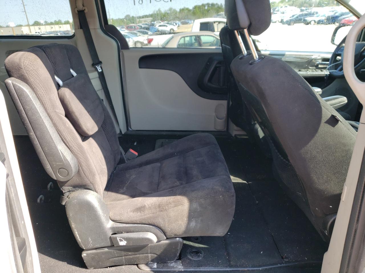Photo 6 from auction – 2014 DODGE GRAND CARA with VIN 2C4RDGCG8ER210064