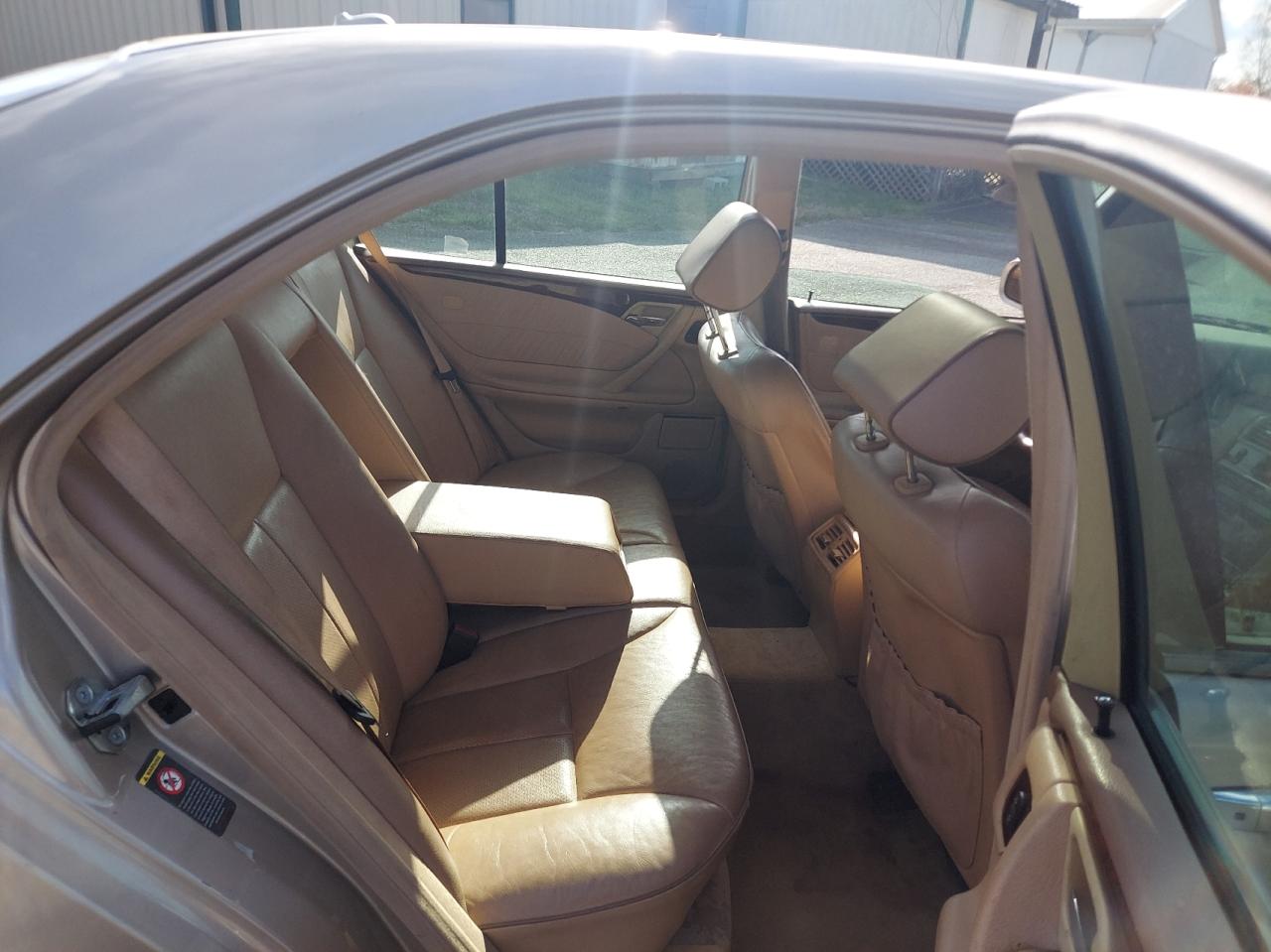 Photo 6 from auction – 2000 MERCEDES-BENZ E 320 with VIN WDBJF65J9YB132308
