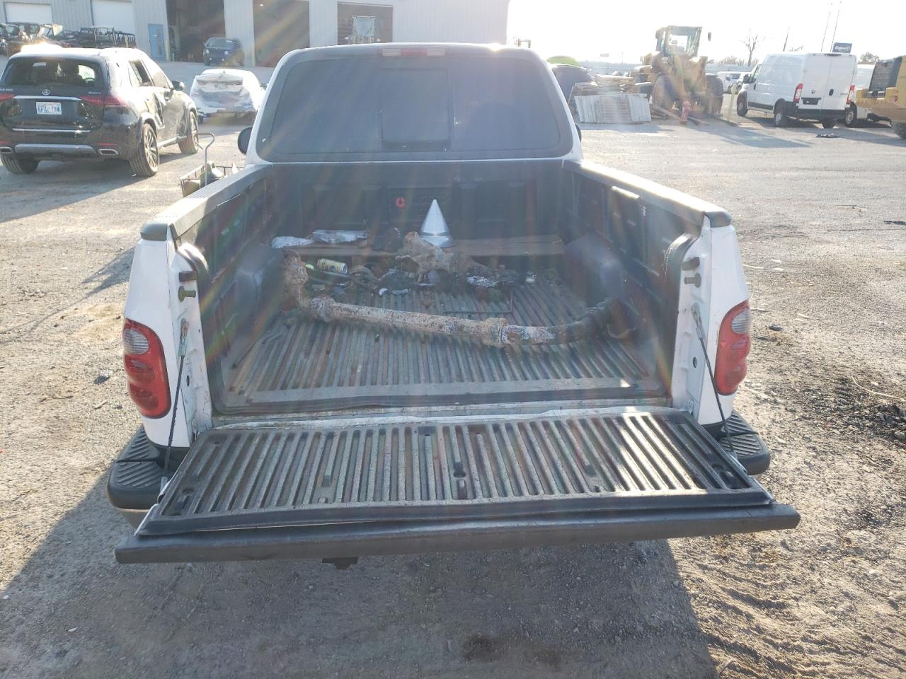 Photo 6 from auction – 2000 FORD F150 with VIN 3FTZF1729YMA55770