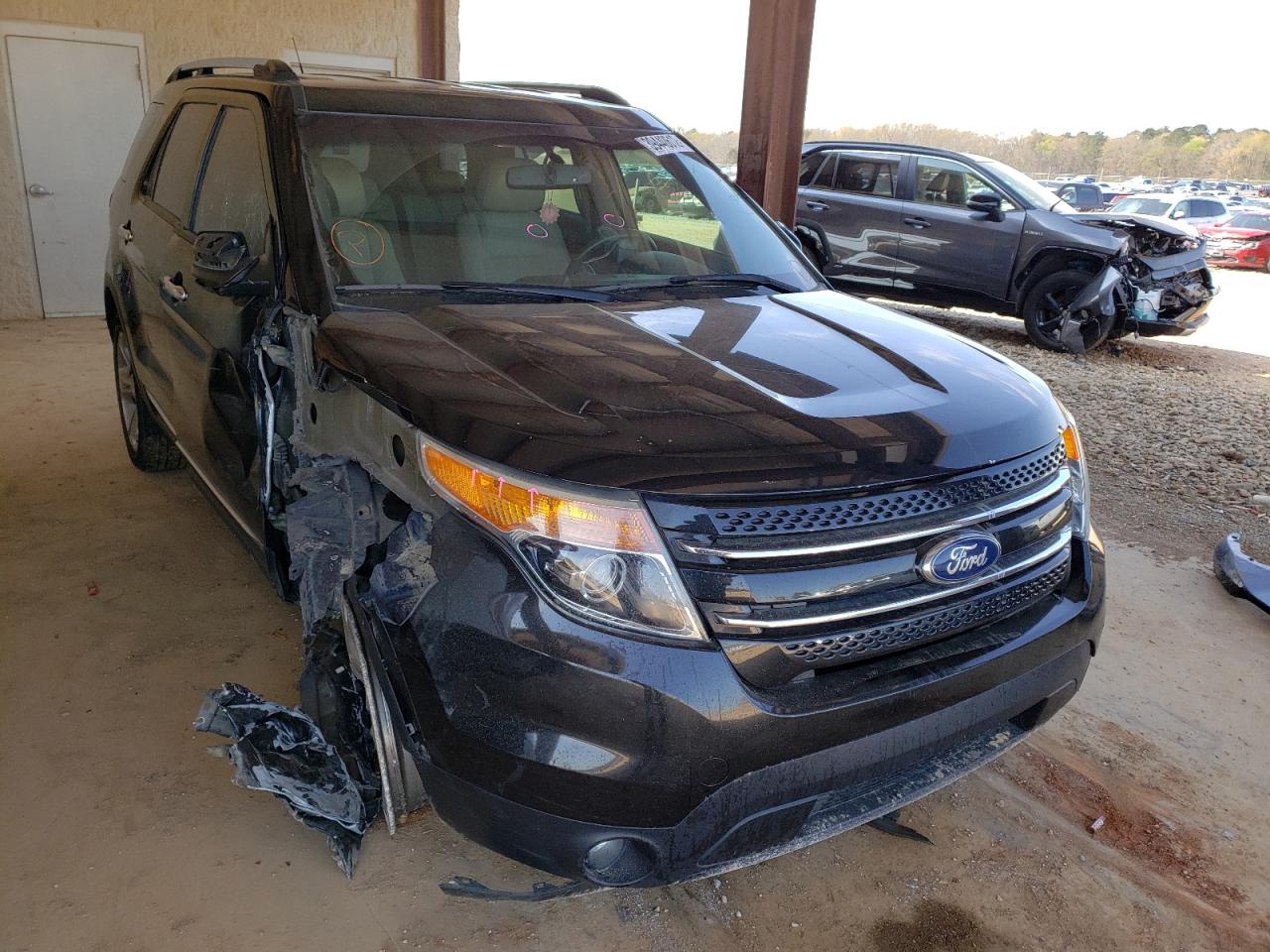 FORD EXPLORER L 2015 с VIN 1FM5K7F89FGC13823 - Фото с аукциона
