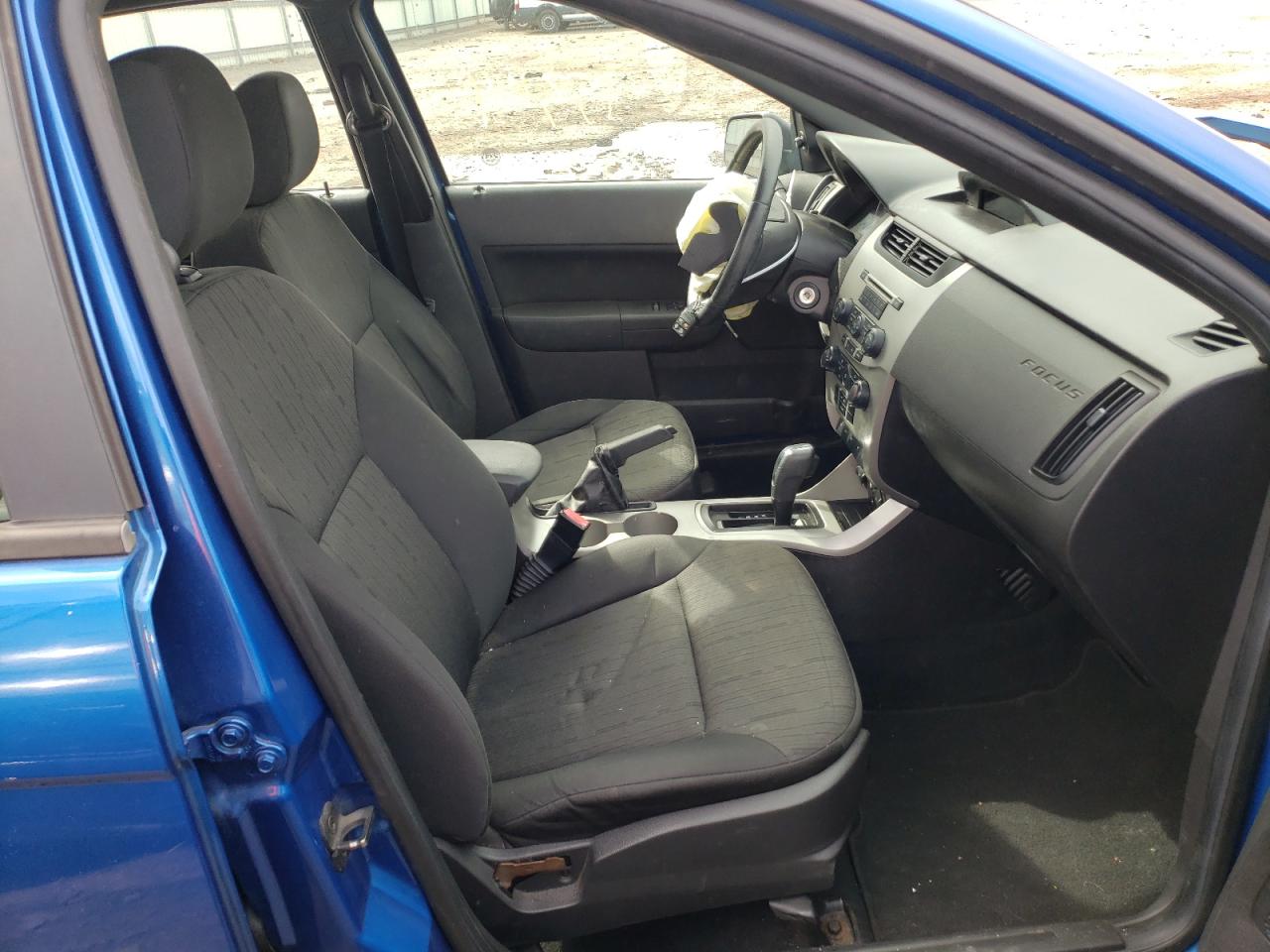 Photo 5 from auction – 2010 FORD FOCUS SE with VIN 1FAHP3FN7AW121390